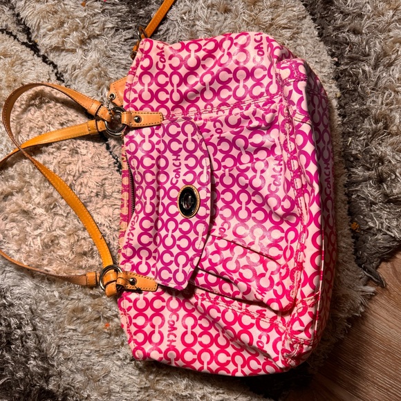 Coach - Picture 9 of 9